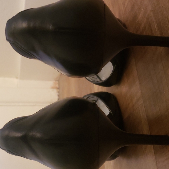 St John point toe heels - Picture 3 of 7